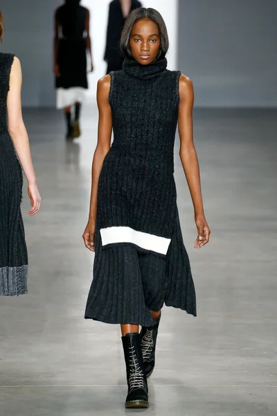 Look 12